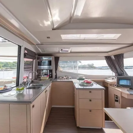 Tekne Luxe Crewed Catamaran, Sailing Mangofloat, Croatia Split