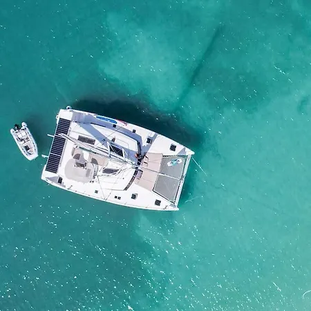 Luxe Crewed Catamaran, Sailing Mangofloat, Croatia Split